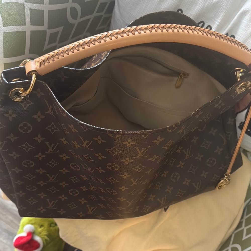 Louis Vuitton  GM Artsy - Picture 13 of 17